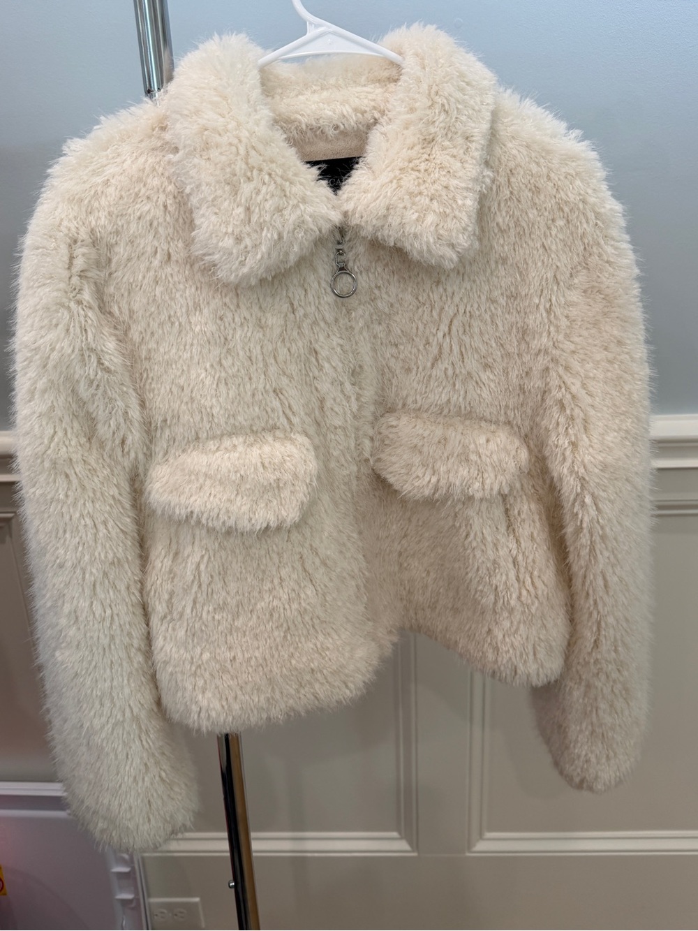 Dolce Cabo Shaggy Reversible Women’s Cream Faux Fur Jacket Medium NWT
